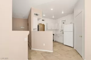 Photo #6: 2731466 Listing