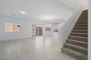 Photo #5: 2731484 Listing