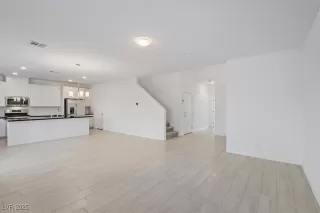 Photo #6: 2731484 Listing