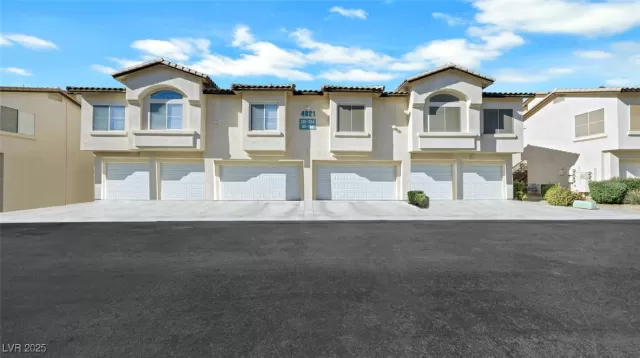 MLS: 2731485 Condo For Sale