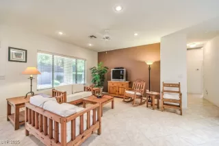 Photo #4: 2731498 Listing