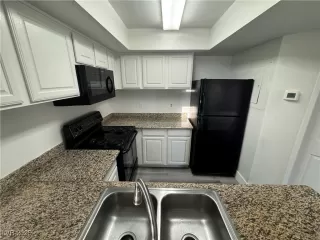 Photo #1: 2731517 Listing