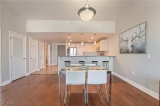 Photo #4: 2731537 Listing 