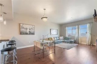 Photo #5: 2731537 Listing 