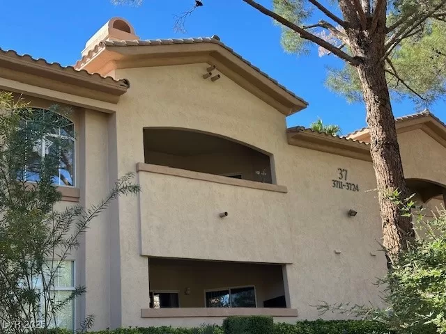 MLS: 2731558 Condo For Sale