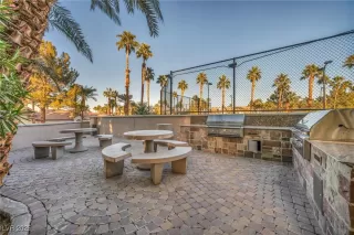 Photo #4: 2731558 Listing 