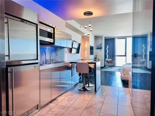 Photo #2: 2731562 Listing