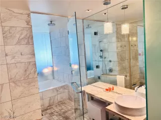 Photo #4: 2731562 Listing