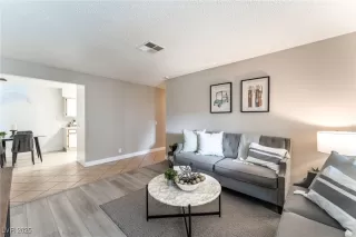 Photo #5: 2731563 Listing