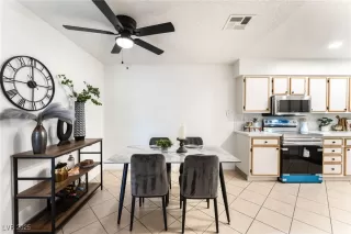 Photo #6: 2731563 Listing