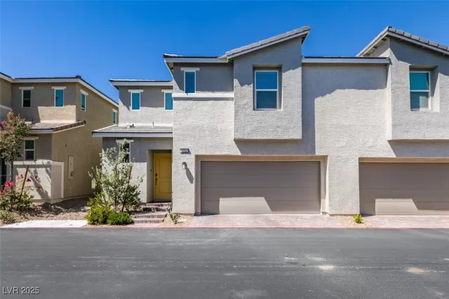 MLS: 2731577 Condo For Sale