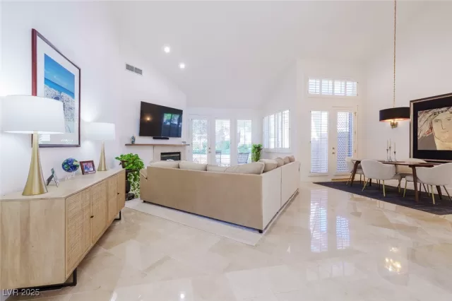 MLS: 2731588 Condo For Sale