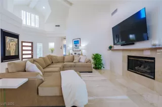 Photo #1: 2731588 Listing