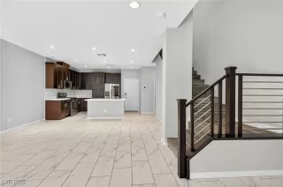 Photo #2: 2731607 Listing 