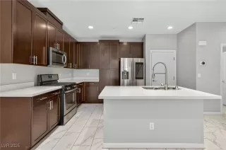 Photo #6: 2731607 Listing 