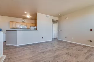 Photo #4: 2731626 Listing 