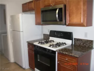 Photo #6: 2731633 Listing 