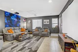 Photo #4: 2731642 Listing