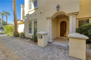 Photo #3: 2731649 Listing