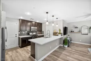 Photo #2: 2731656 Listing 