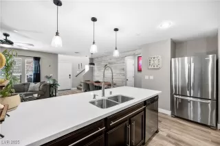 Photo #3: 2731656 Listing 