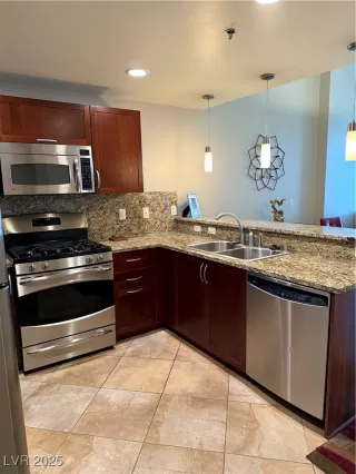 Photo #3: 2731660 Listing 