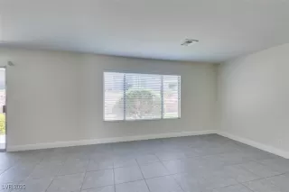 Photo #3: 2731663 Listing