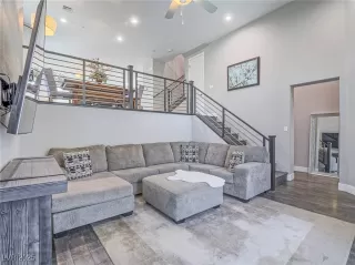 Photo #4: 2731676 Listing