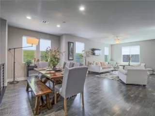 Photo #5: 2731676 Listing