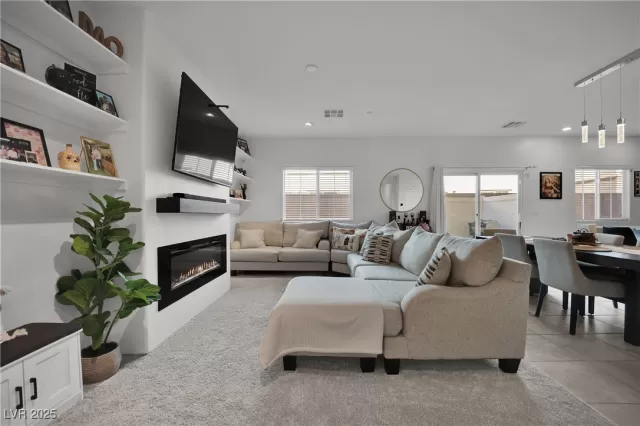 MLS: 2731695 Condo For Sale