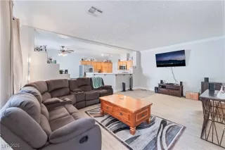 Photo #5: 2731697 Listing