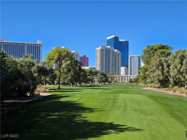 MLS: 2731718 Condo For Sale