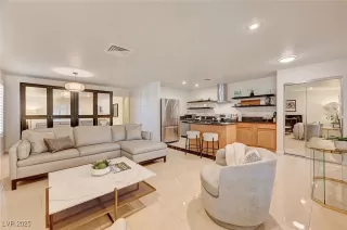 Photo #3: 2731718 Listing 