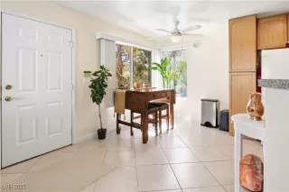 Photo #6: 2731729 Listing