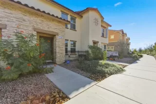 Photo #2: 2731733 Listing