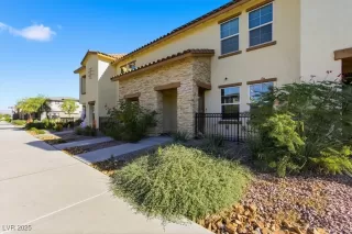 Photo #4: 2731733 Listing