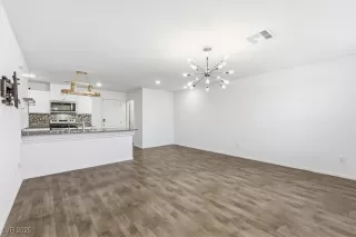 Photo #6: 2731733 Listing