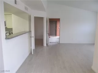 Photo #4: 2731736 Listing 