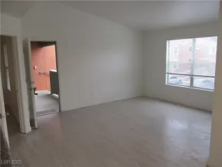 Photo #5: 2731736 Listing 