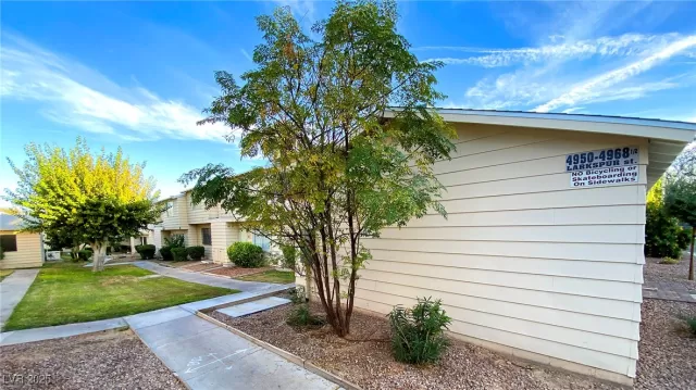 MLS: 2731738 Condo For Sale