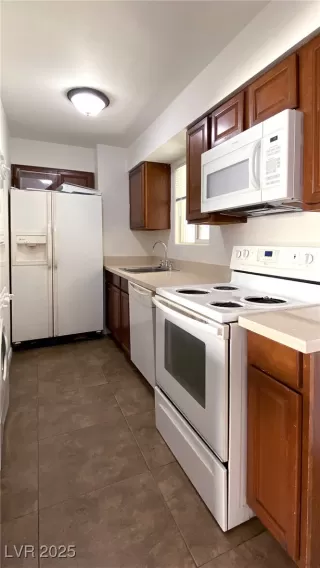 Photo #5: 2731738 Listing 