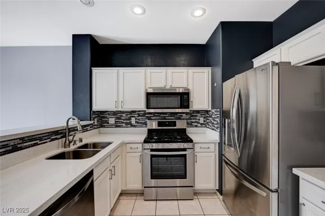 MLS: 2731750 Condo For Sale