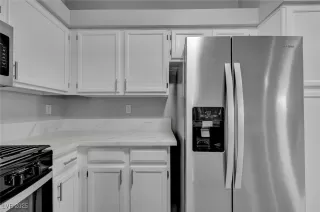 Photo #4: 2731764 Listing