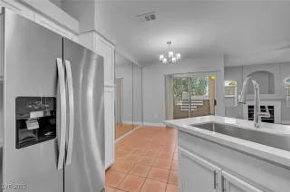 Photo #6: 2731764 Listing