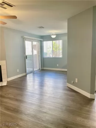 Photo #4: 2731768 Listing 