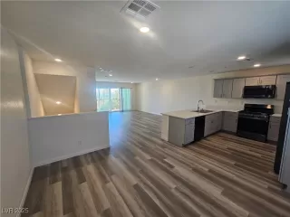 Photo #1: 2731772 Listing