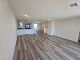 Photo #4: 2731772 Listing