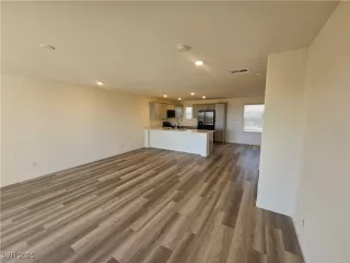 Photo #5: 2731772 Listing