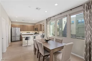 Photo #1: 2731776 Listing 
