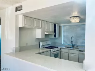 Photo #1: 2731778 Listing